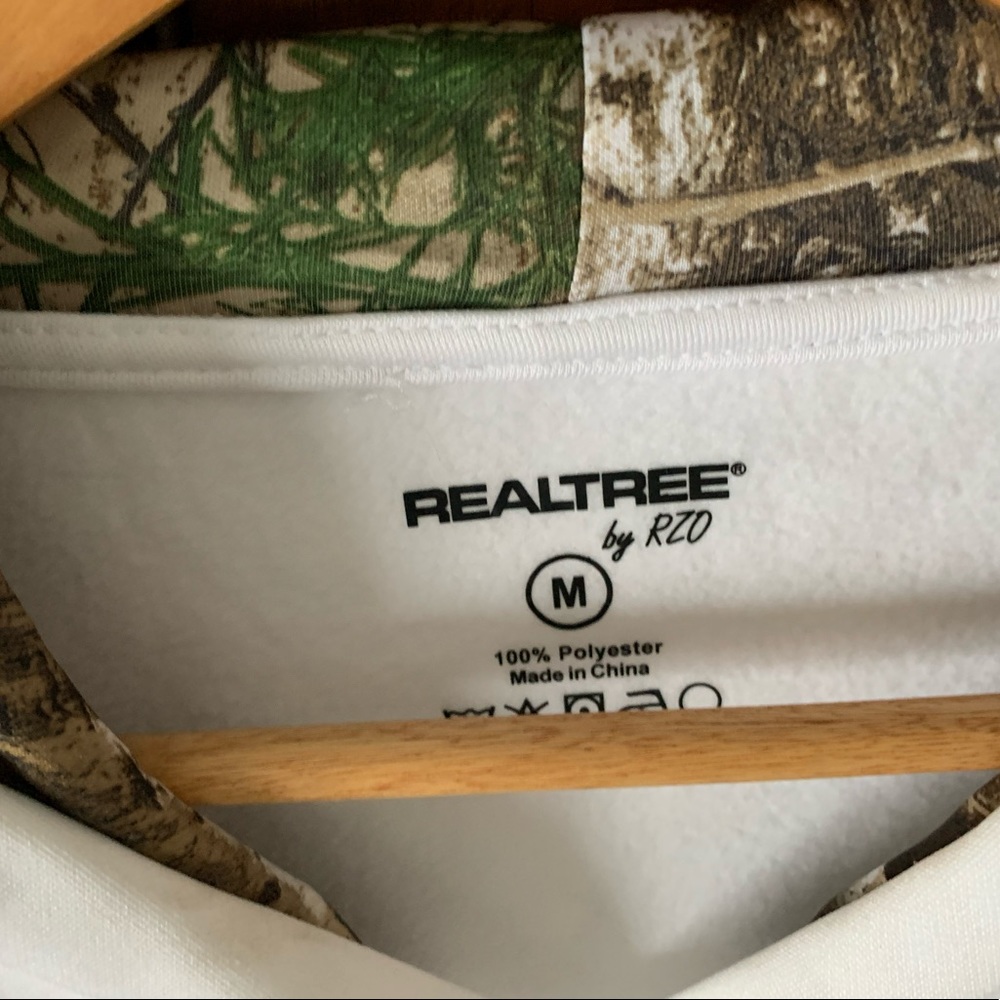 Realtree Sweatshirt - Picture 3 of 4